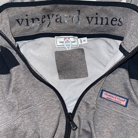 Woman’s Vineyard Vines grey and black athletic quarter zip - Picture 3 of 6